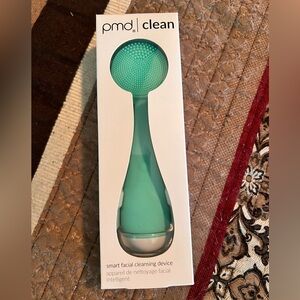 PMD smart facial cleansing device